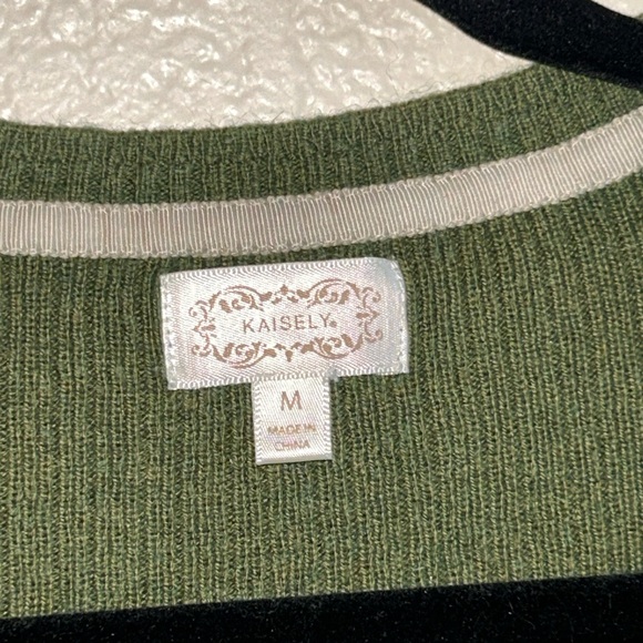 Sweater - Picture 5 of 5